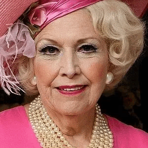 Barbara Cartland - Queen of romance box